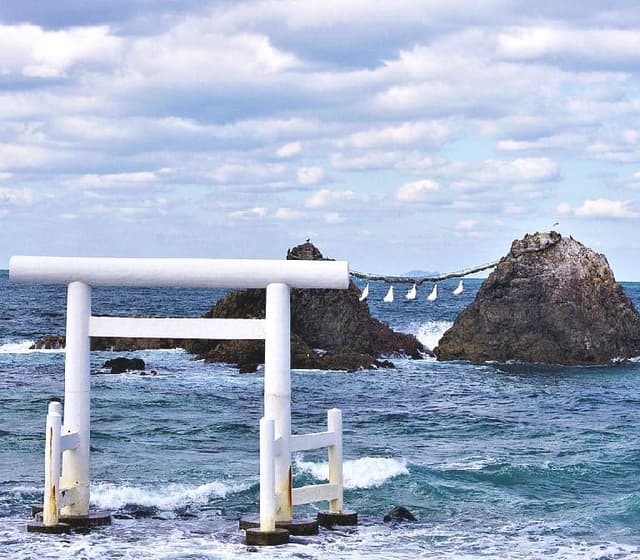Sakurai Futamigaura Wedded Rocks